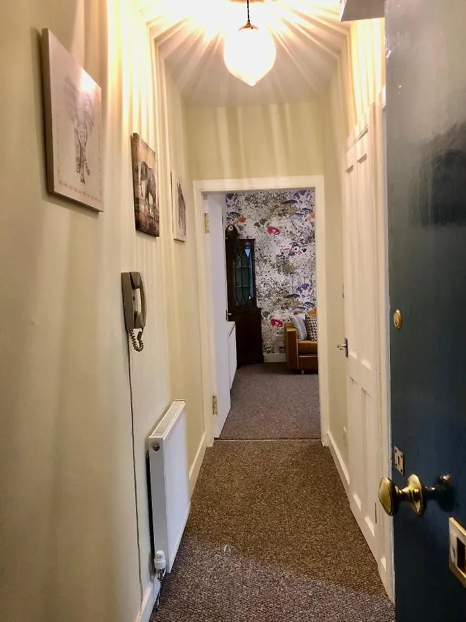 Cosy One Bedroom Flat In City Center Edimburgo 0*,