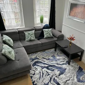 2 Bedroom Flat, 2 Minutes Walk To Bethnalgreen Station, , Londres Reino Unido
